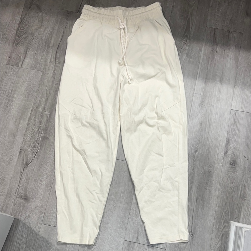 Universal Threads - Cinched Waisted Pants with Pockets